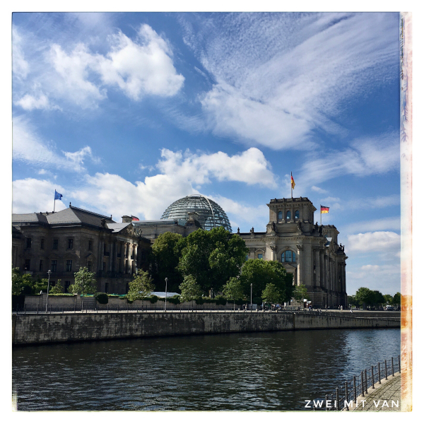 Reichstag am Ufer der Spree